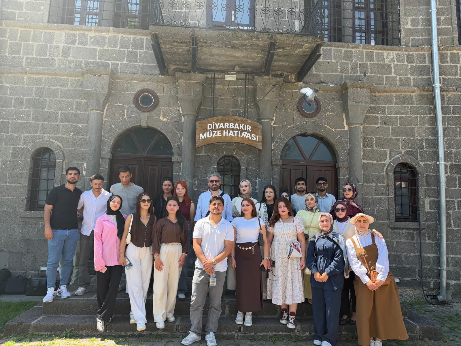 Siverek MYO Öğrencilerinden Tarihe Yolculuk: Diyarbakır Kültür Gezisi